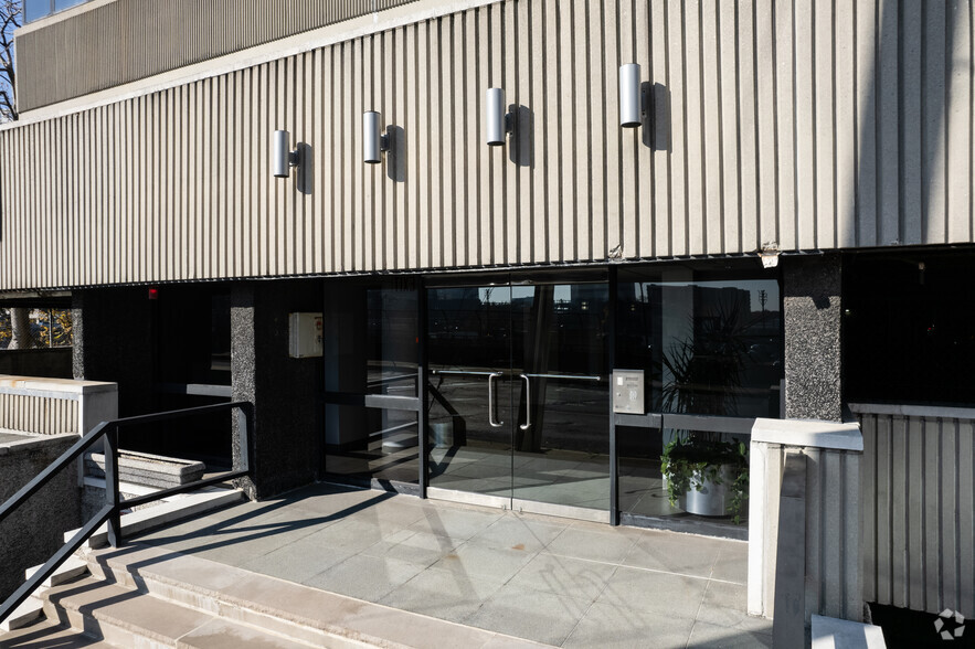 2125 Center Ave, Fort Lee, NJ à louer - Photo de l’immeuble – Image 3 sur 6
