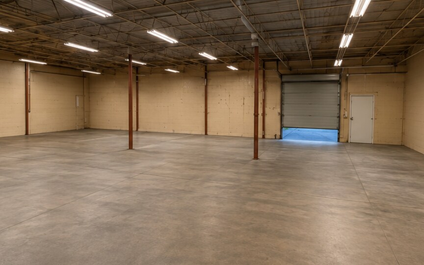 56 Toledo St, Farmingdale, NY à louer - Photo de l’immeuble – Image 2 sur 4