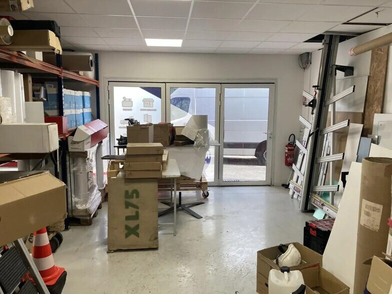 Local d’activités dans La Seyne-sur-Mer à louer - Photo intérieure – Image 3 sur 5