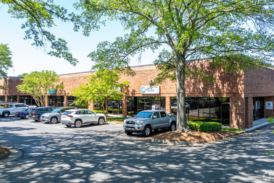 8334 Arrowridge Blvd, Charlotte, NC à louer - Photo principale – Image 1 sur 11