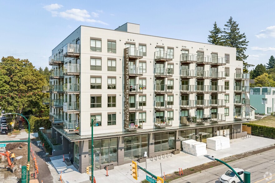 5688 Maple St, Vancouver, BC à louer - Photo principale – Image 2 sur 2