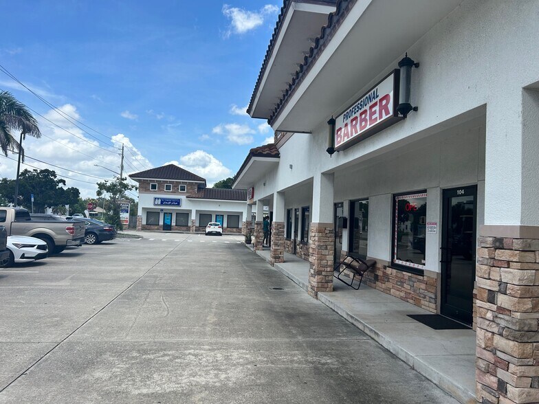 1915 Airport Blvd, Melbourne, FL à louer - Photo principale – Image 1 sur 2