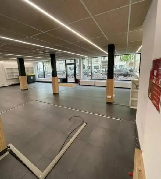 Local commercial dans Boulogne-Billancourt à louer - Photo de l’immeuble – Image 2 sur 6