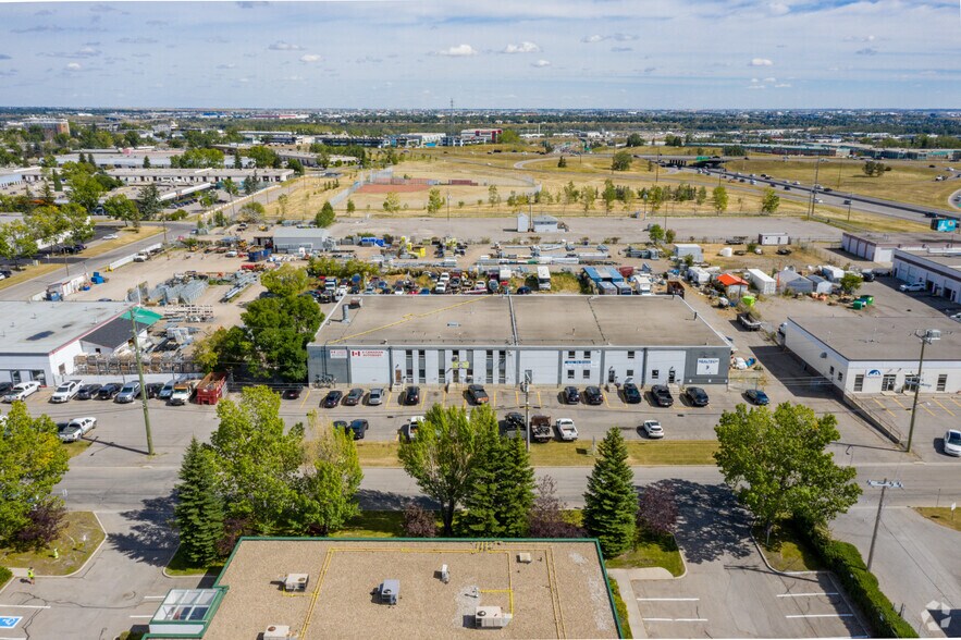 6224-6332 2 St SE, Calgary, AB à louer - Aérien – Image 2 sur 4