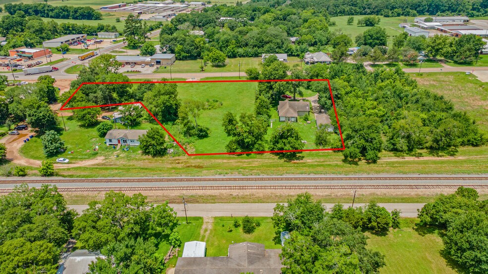 9283 SH 75 South, New Waverly, TX à vendre - Photo de l’immeuble – Image 2 sur 15