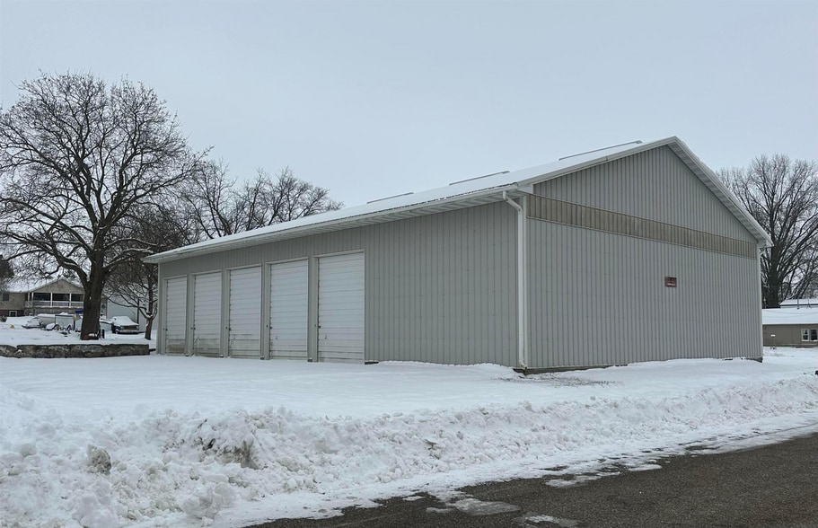 735 Upper St, Arlington, IA à vendre - Photo principale – Image 1 sur 2