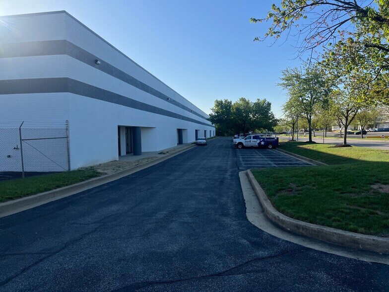 8250 Preston Ct, Jessup, MD à louer - Photo de l’immeuble – Image 2 sur 5