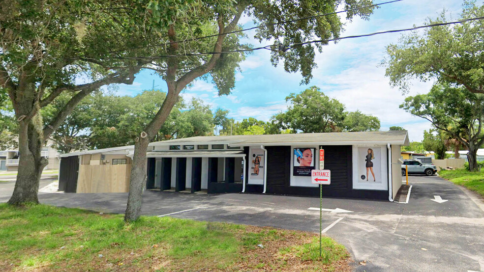 2713 W Sligh Ave, Tampa, FL à louer - Photo de l’immeuble – Image 2 sur 16