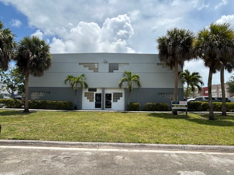12251-12295 SW 129th Ct, Miami, FL à louer - Photo de l’immeuble – Image 3 sur 11