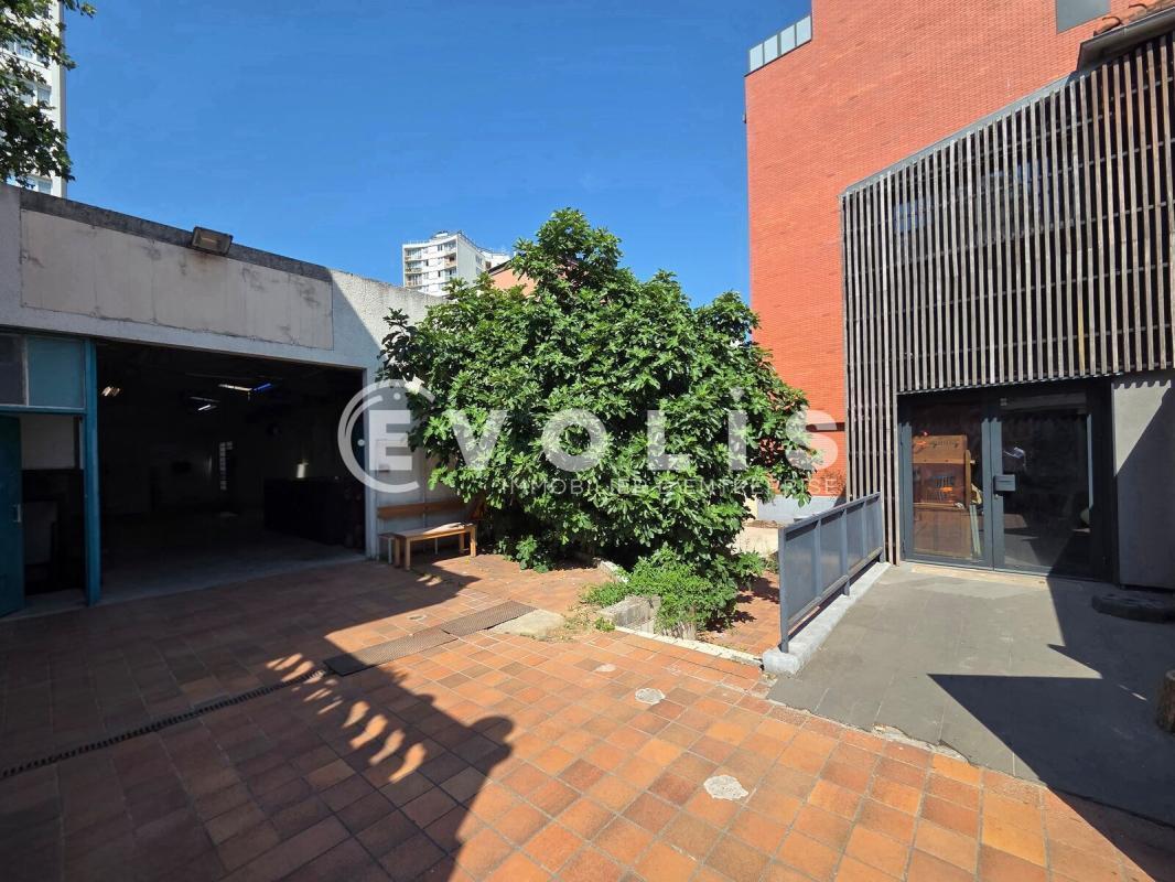Local d'activités dans Ivry-sur-Seine à vendre Photo de l’immeuble– Image 1 sur 21