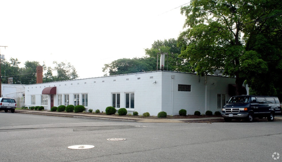 316 Bridgewater St, Fredericksburg, VA à louer - Photo principale – Image 1 sur 5
