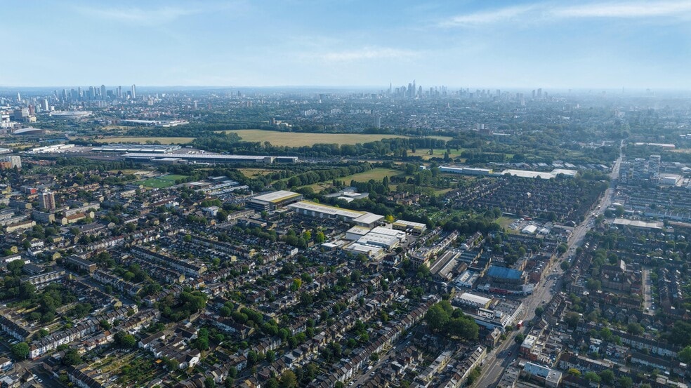 Estate Way, Londres à louer - Photo principale – Image 1 sur 8