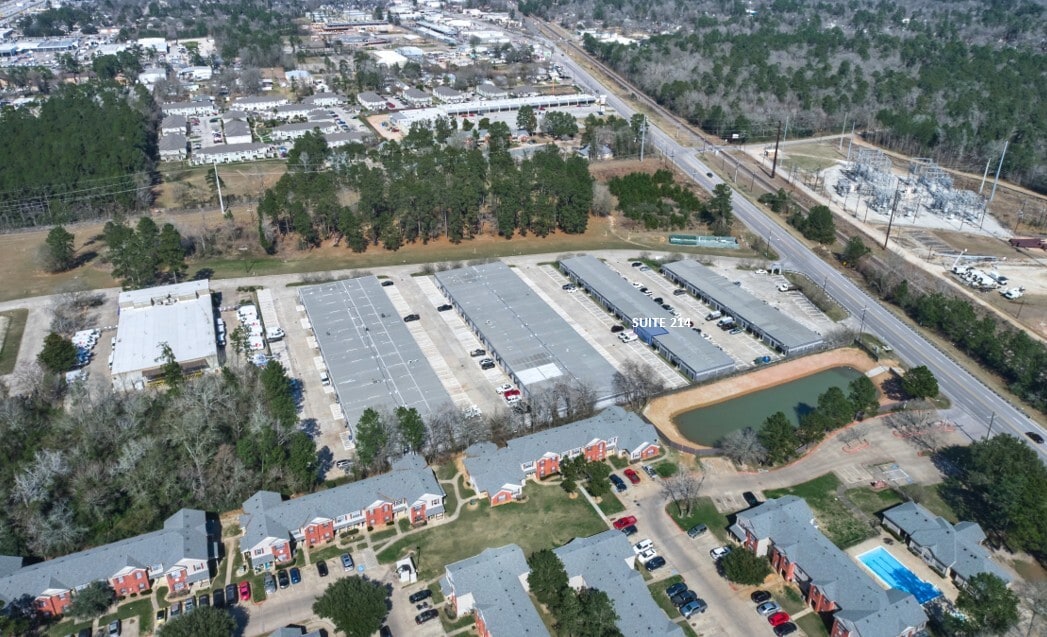 1300 S Frazier St, Conroe, TX à louer Photo intérieure– Image 1 sur 32