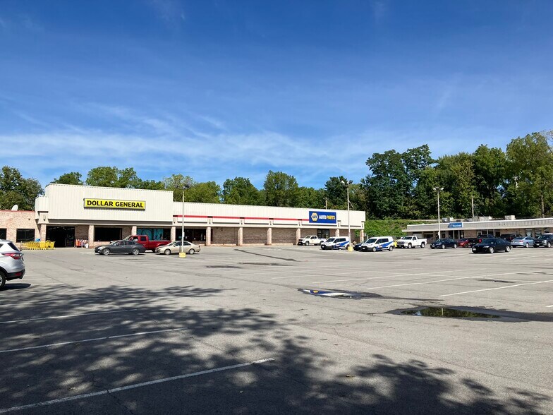 West Ave Plaza portefeuille de 2 biens à vendre sur LoopNet.fr - Photo de l’immeuble – Image 2 sur 5