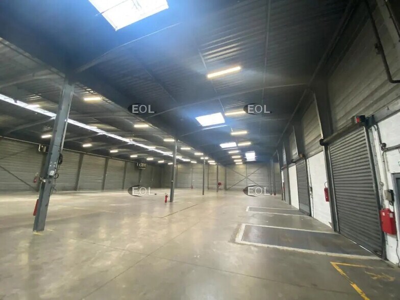 12 Rue De La Briqueterie, Louvres à louer - Photo de l’immeuble – Image 2 sur 7