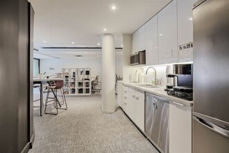 326 Davenport Rd, Toronto, ON à louer Photo intérieure– Image 2 sur 11