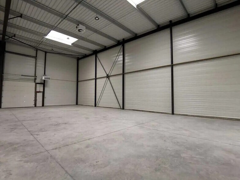 Local d'activités dans Moissy-Cramayel à vendre - Photo intérieure – Image 3 sur 5