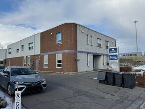 25 Rue Gince, Saint-Laurent, QC à louer Photo de l’immeuble– Image 1 sur 8