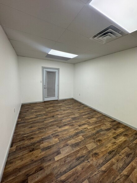 556 Main St, Stroudsburg, PA à louer - Photo de l’immeuble – Image 3 sur 3