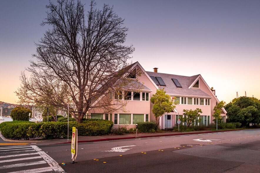 900 Bridgeway, Sausalito, CA à vendre - Photo principale – Image 1 sur 22