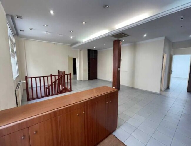 Plus de détails pour Local commercial à vendre