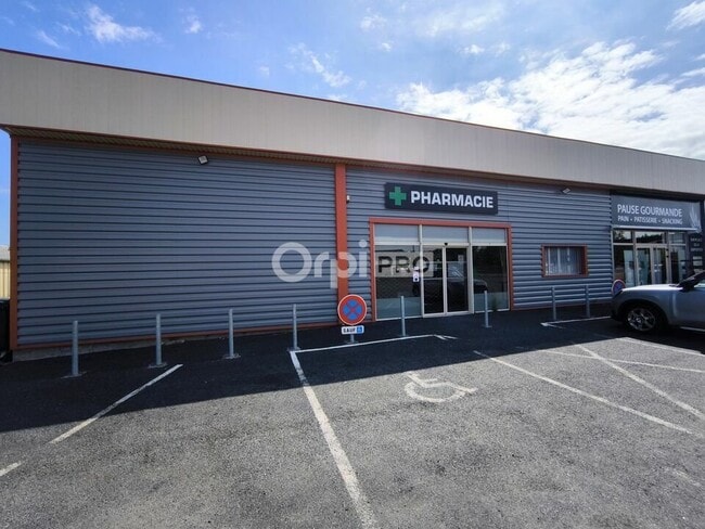 Plus de détails pour Local commercial à louer