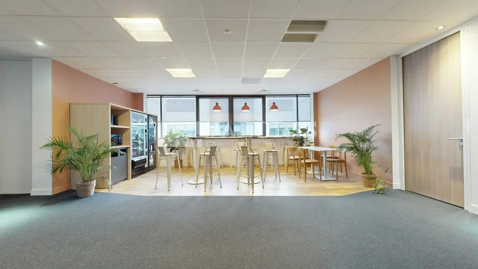 575-655 Allée Des Parcs, Saint-Priest à louer - Photo de l’immeuble – Image 3 sur 16