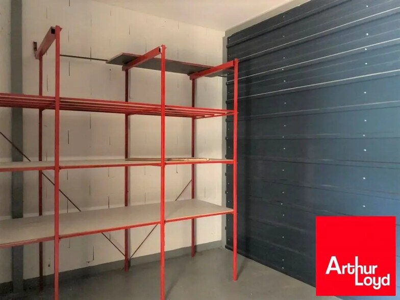 Bureau dans Le Mée-sur-Seine à louer - Photo de l’immeuble – Image 2 sur 5