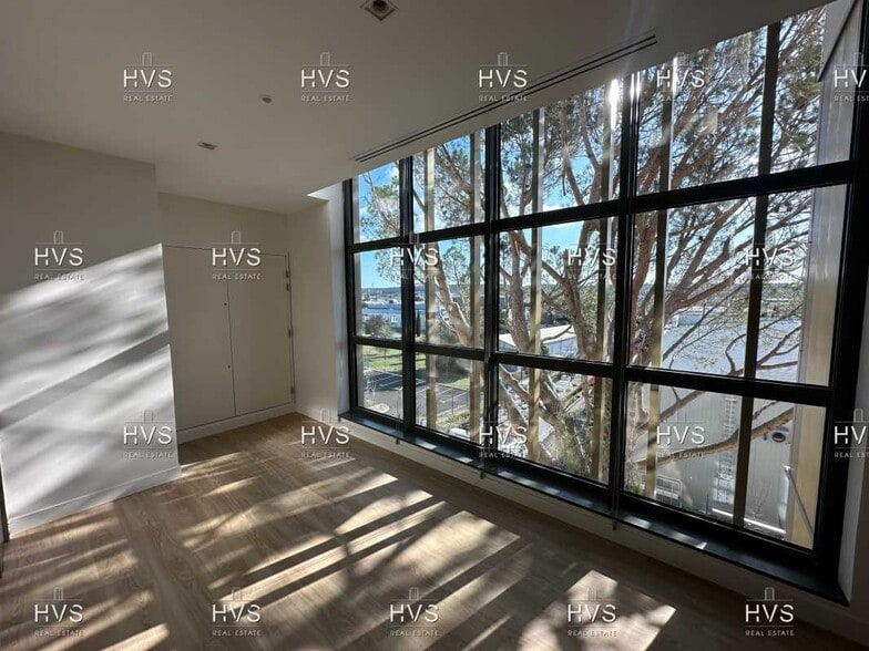 230 Rue Frédéric Joliot Curie, Aix-en-Provence à vendre - Photo de l’immeuble – Image 3 sur 17