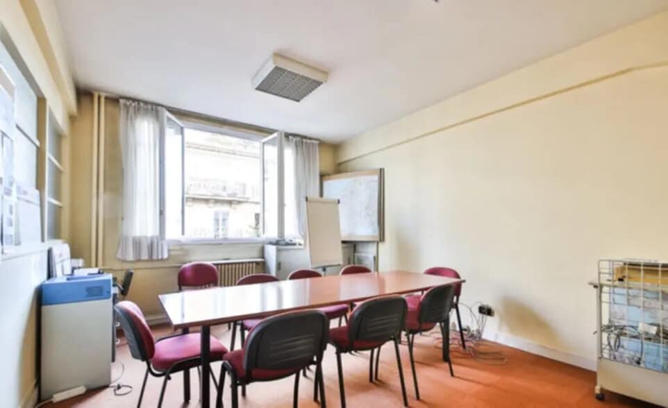 15 Rue De Chabrol, Paris à vendre - Photo de l’immeuble – Image 3 sur 8