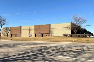 Plus de détails pour 2050 S Mount Prospect Rd, Des Plaines, IL - Industriel/Logistique à louer
