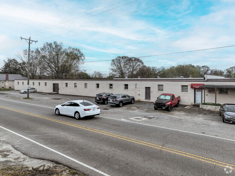 1530 16th St NE, Hickory, NC à vendre - Photo de l’immeuble – Image 2 sur 6