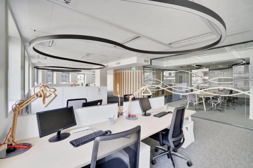 47 Rue Louis Blanc, Courbevoie à louer - Photo de l’immeuble – Image 1 sur 11