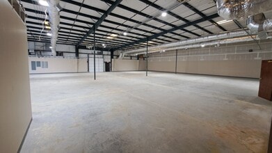 1850 Business Park Dr, Clarksville, TN à louer Photo de l’immeuble– Image 2 sur 6