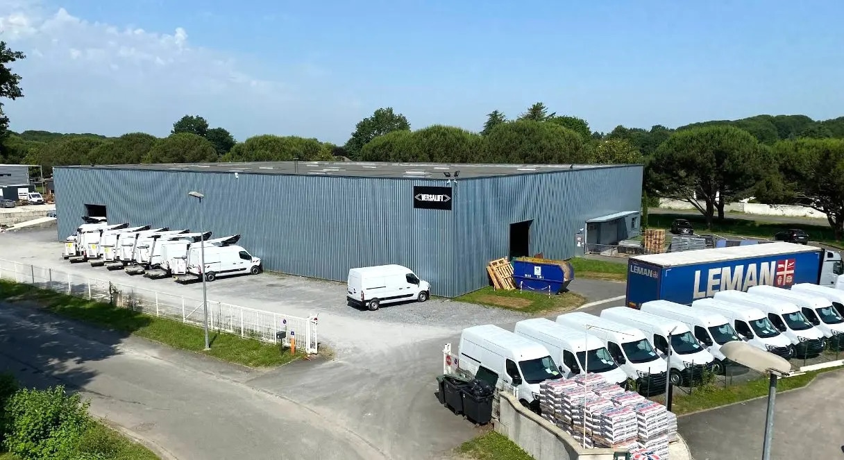 Local d’activités dans Morlaàs à louer Photo de l’immeuble– Image 1 sur 3