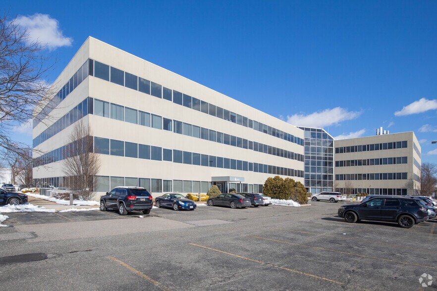 4250 Veterans Memorial Hwy, Holbrook, NY à vendre - Photo principale – Image 1 sur 11