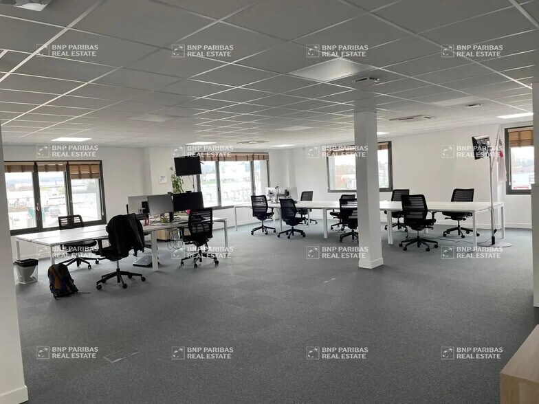 Bureau dans Annecy à vendre - Photo de l’immeuble – Image 3 sur 14