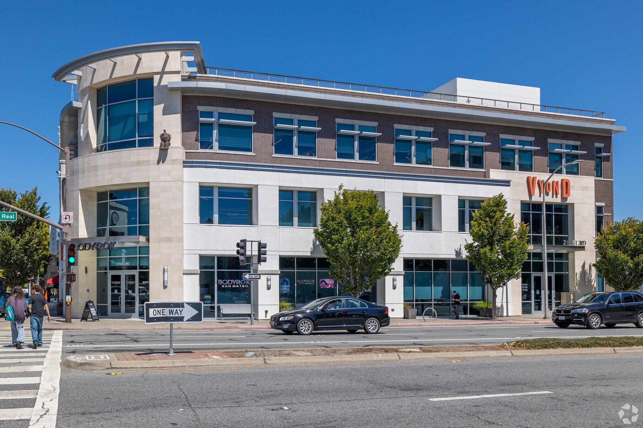 2 E 3rd Ave, San Mateo, CA à louer Photo principale– Image 1 sur 20