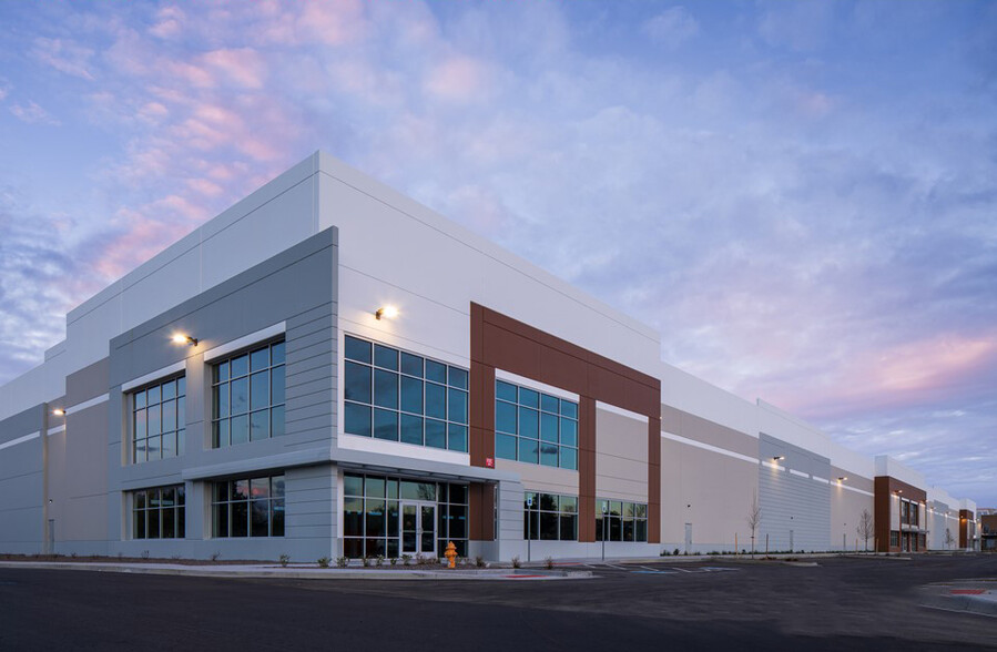 800 Hoyt St, Broomfield, CO à louer - Photo de l’immeuble – Image 1 sur 3