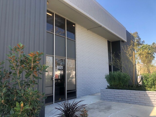 1820-1822 McGaw Ave, Irvine, CA à louer - Photo de l’immeuble – Image 2 sur 4