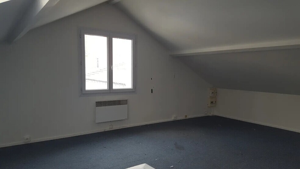 Bureau dans Champigny-Sur-Marne à louer - Photo de l’immeuble – Image 2 sur 5