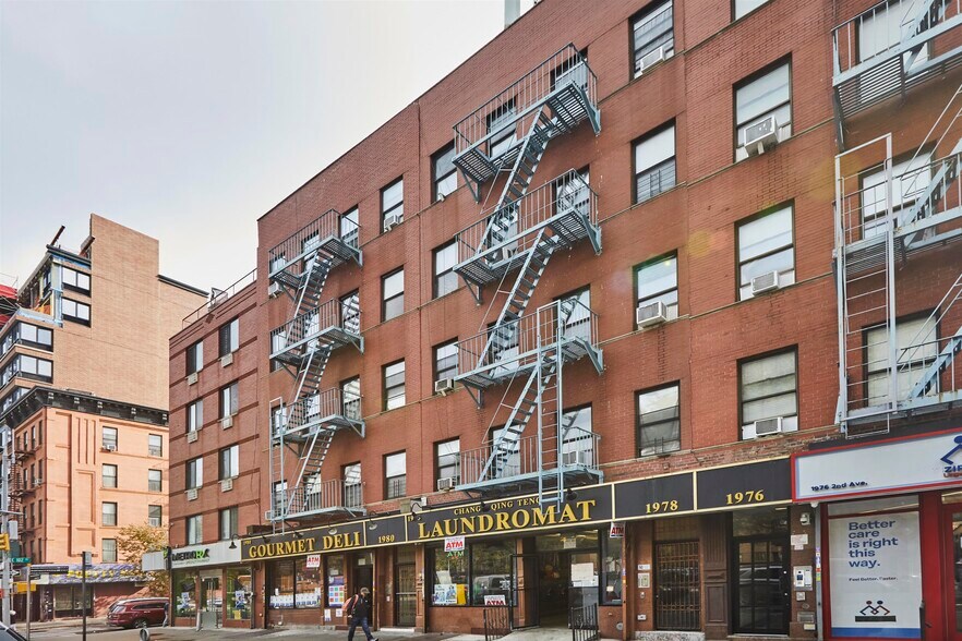 1980 2nd Ave, New York, NY à vendre - Photo de l’immeuble – Image 3 sur 11