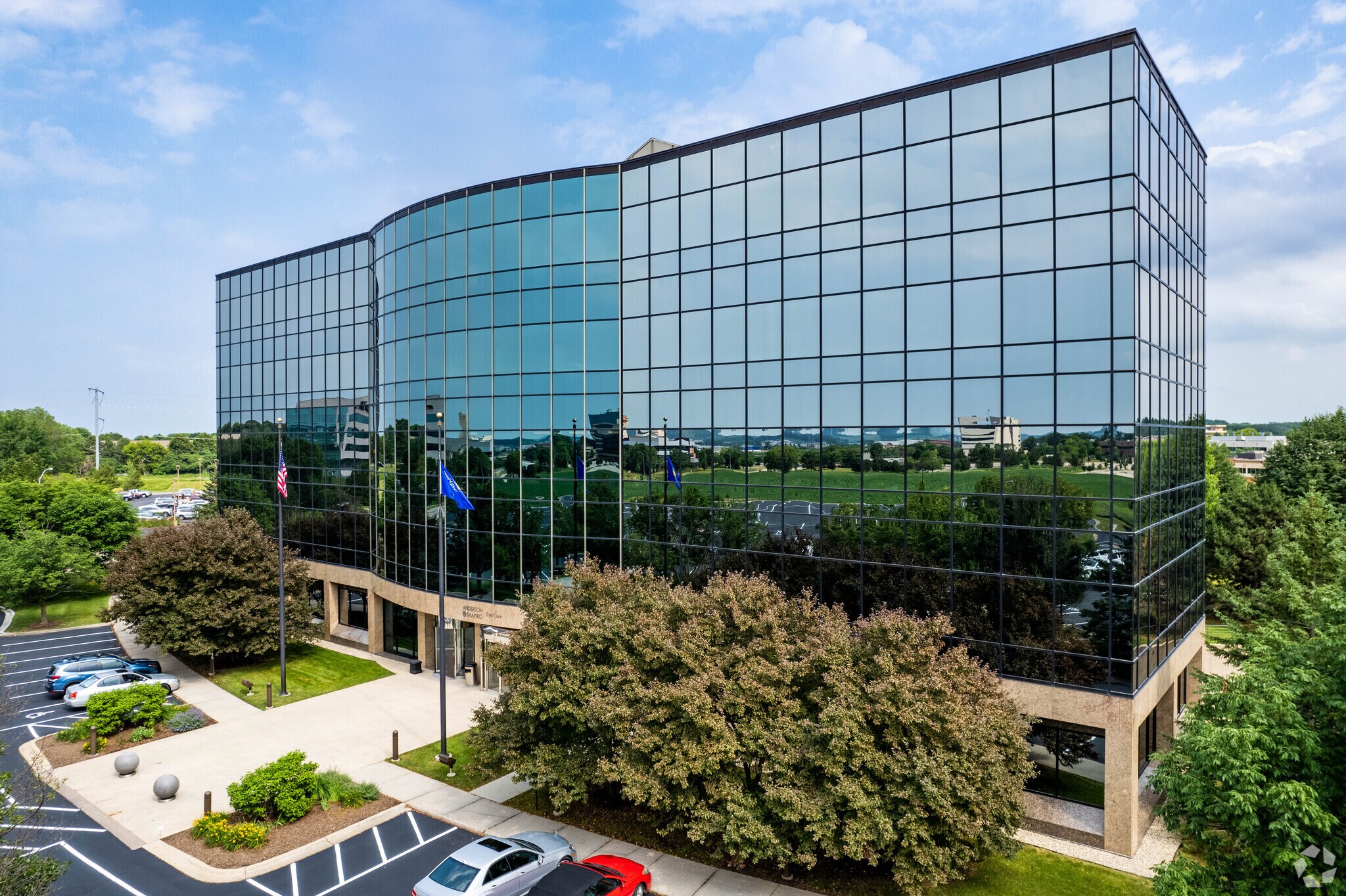 1200 John Q Hammons Dr, Madison, WI à louer Photo principale– Image 1 sur 10
