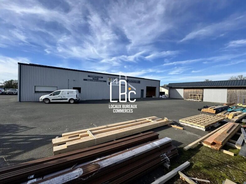Local d’activités dans Les Touches à louer - Photo de l’immeuble – Image 1 sur 19