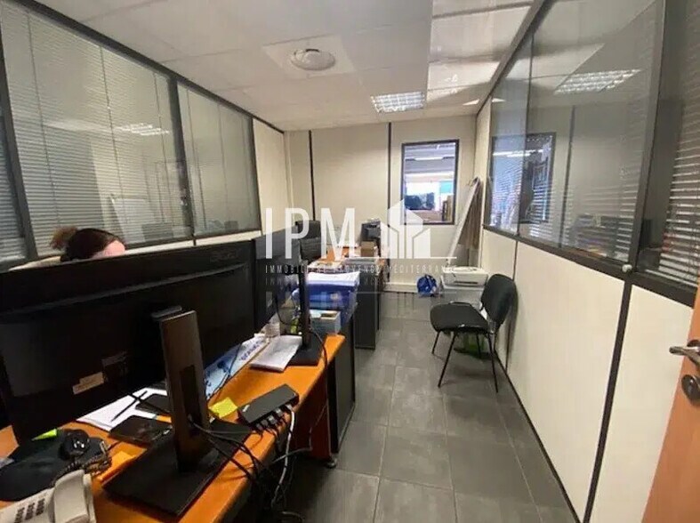 Local d’activités dans Vitrolles à louer - Photo intérieure – Image 3 sur 6