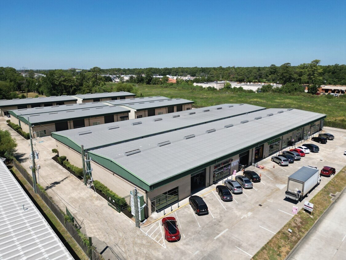 16721 Hollister St, Houston, TX à louer Photo principale– Image 1 sur 8