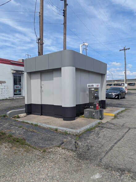 4311 Grand Ave, Middletown, OH à vendre - Photo de l’immeuble – Image 2 sur 5