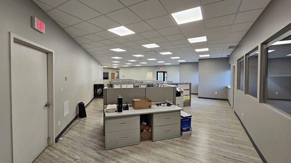 710 Union Pky, Ronkonkoma, NY à vendre - Photo intérieure – Image 3 sur 3