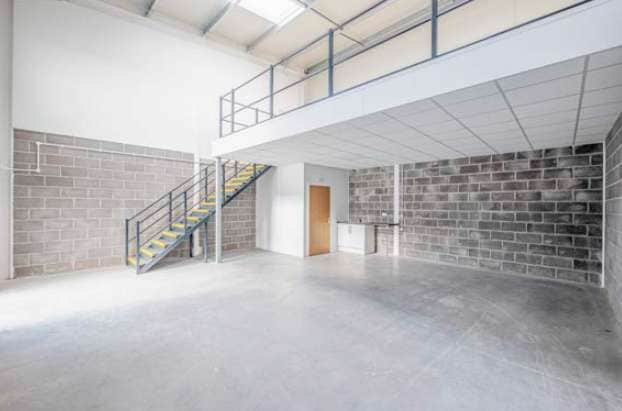 198-202 Broomhill Rd, Bristol, BST BS4 4TP - Lot 2 - - Photo intérieure - Image 2 of 3