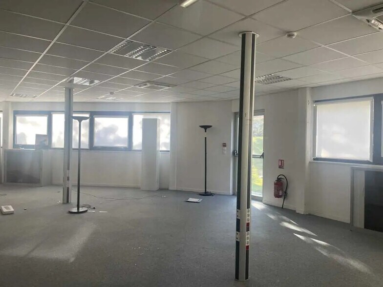 Bureau dans Mont-Saint-Aignan à louer - Photo de l’immeuble – Image 3 sur 9